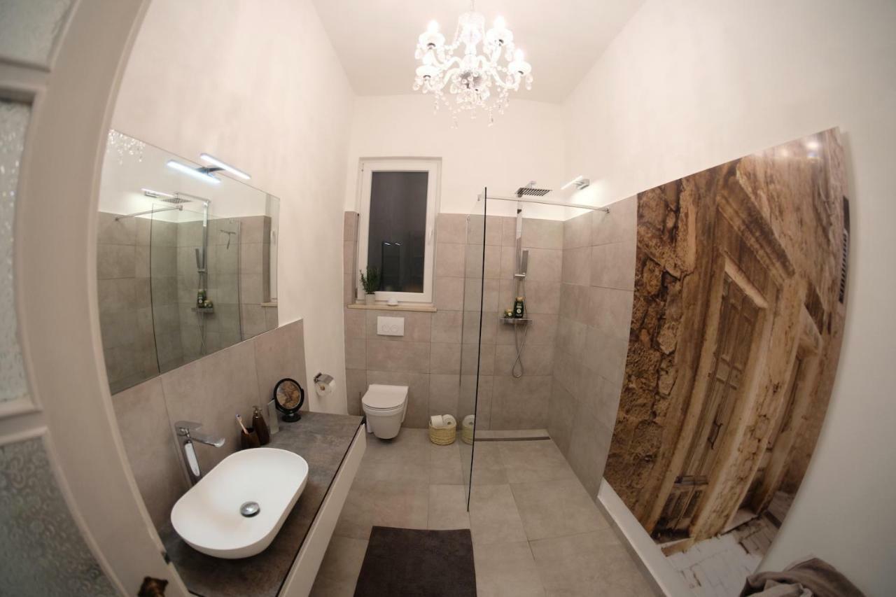 Luxury Old Town Apartment PUY Eksteriør bilde