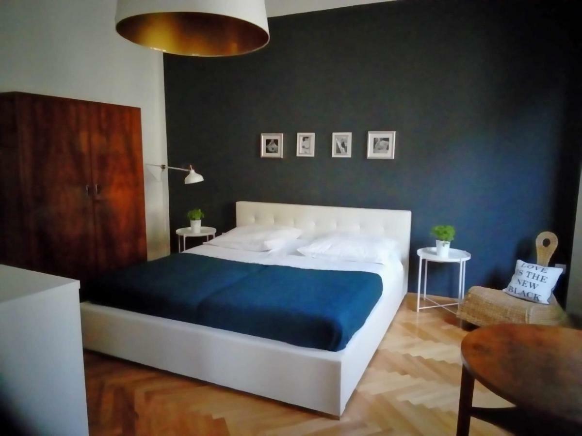 Luxury Old Town Apartment PUY Eksteriør bilde